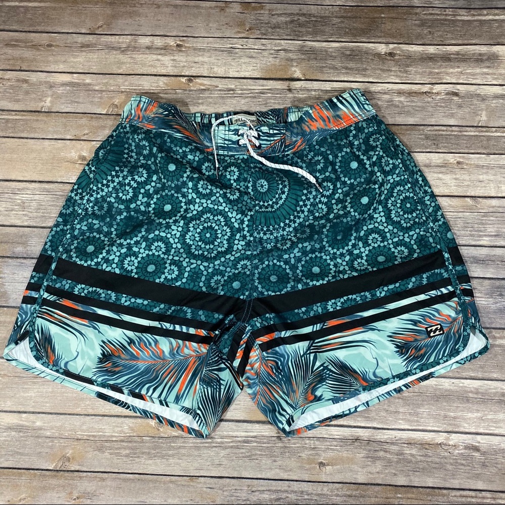 🆕Billabong Beach Shorts Green & Orange